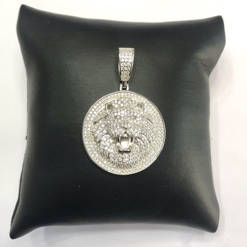 Round Lion Head Pavé Pendant 925 Sterling Silver 2.00CT MOISSANITE